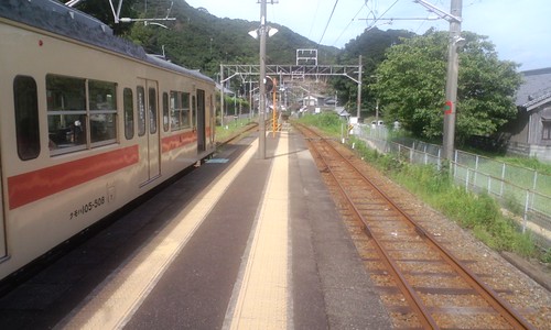 JRW 105series in Kii-Uragami sta,Nachi-Katsuura,Higashi-Muro,Wakayama,Japan /Sep 8,2010