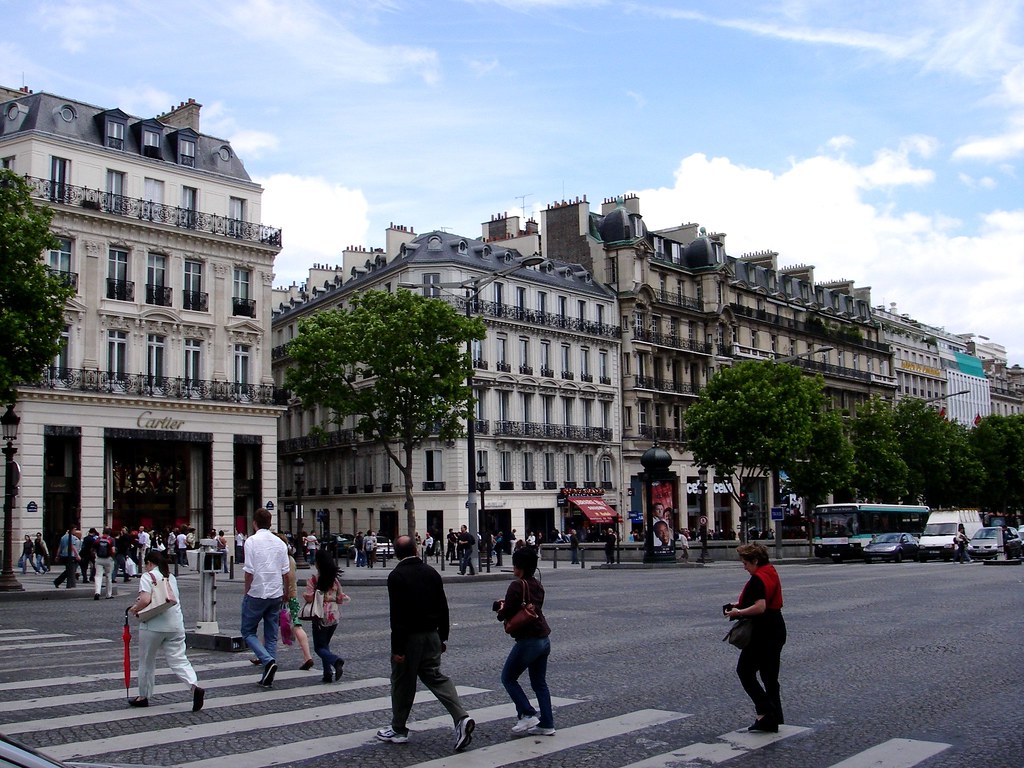 фото: Champs-'Elys'ees