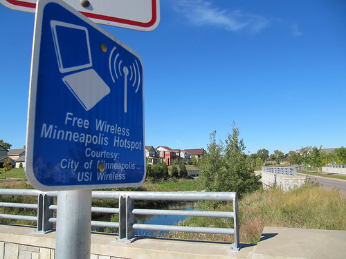 Free Wireless (WiFi) Minneapolis Hotspot in Sumner Field