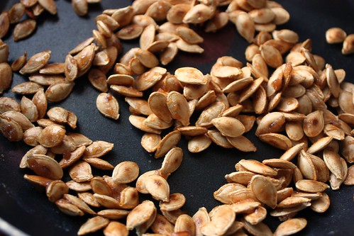 caramelized-pumpkin-seeds