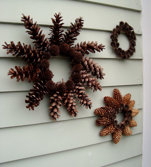 family decor pinecone wreath
