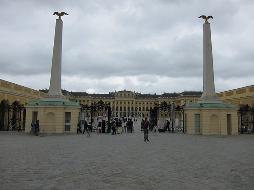 The entrance to Schonnbrunn Palace