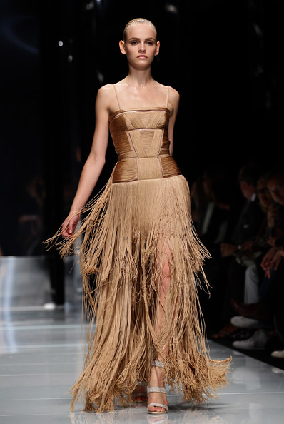 Versace+Milan+Fashion+Week+Womenswear+2011+8N90TB7oLOvl