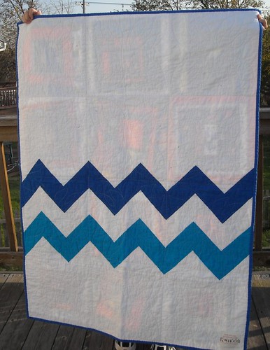 zigzag charity quilt back--blue/orange on front