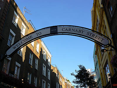 carnaby street, ciel bleu.jpg