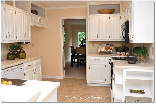Home Staging Atlanta Kitchen After Picture