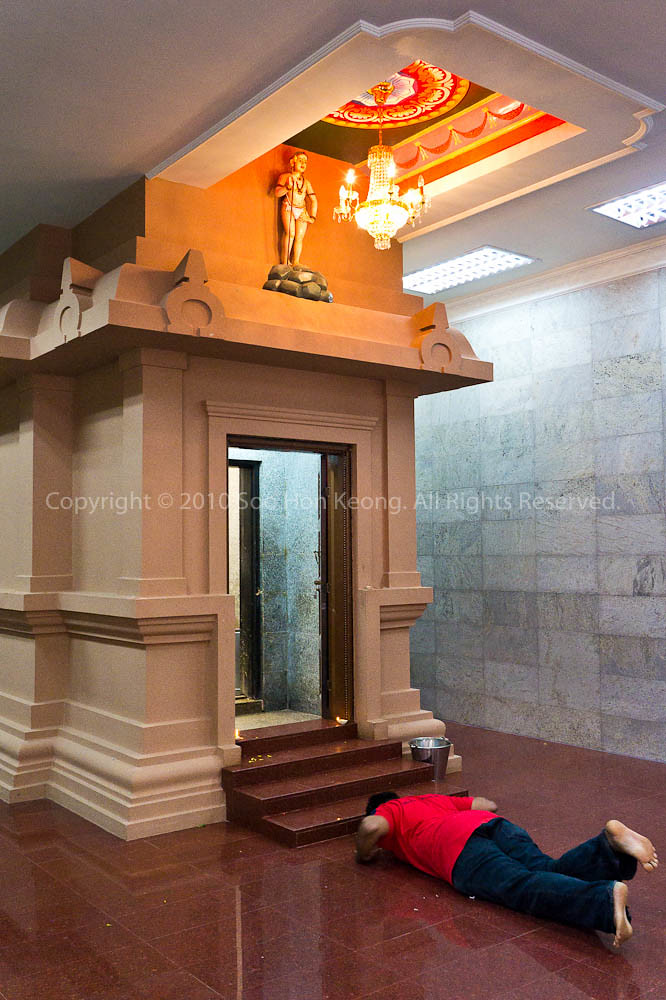 Pray @ Sri Maha Mariamman Temple Dhevasthanam, KL, Malaysia