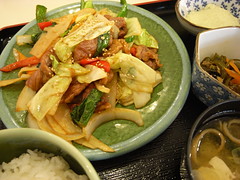 肉野菜炒め定食（800円）