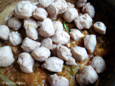 Preparation of Soya Nuggets Curry