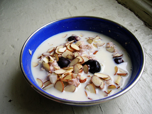 oatmeal with cherries, almonds, and silk