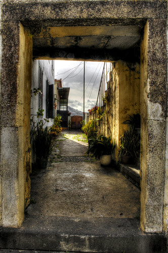Gate. Funchal, Madiera. Pórtico