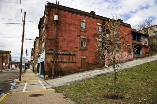 Braddock street (by: Cole Young Photography, creative commons license)