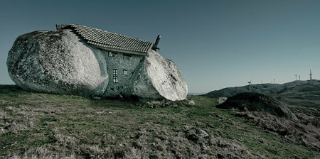 Дом из камня в Португалии