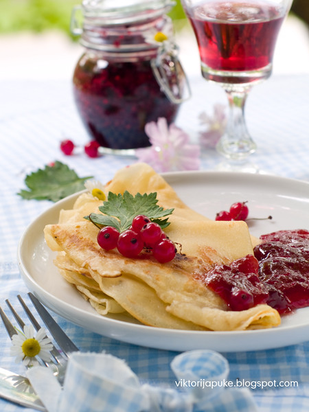 Pancake with currant jam