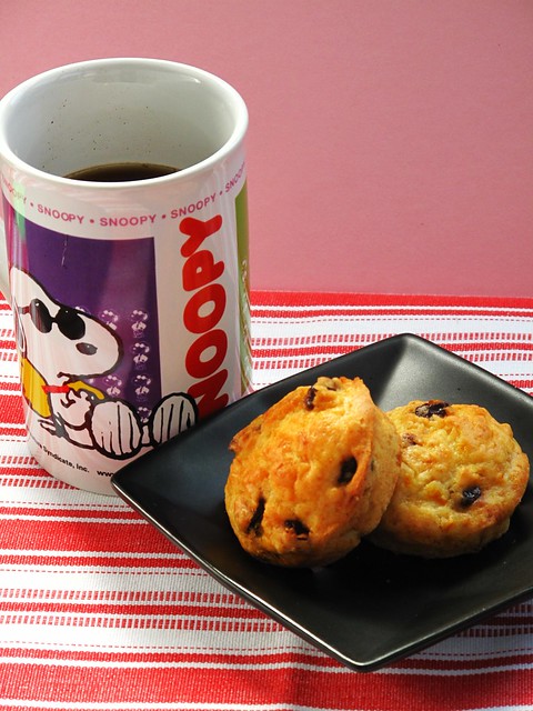 IMG_2558 Breakfast : Orange Raisin Muffins + Coffee