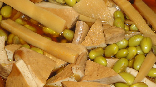 Edamame, bamboo shoots and dry tofu 紅燒筍豆和豆腐乾