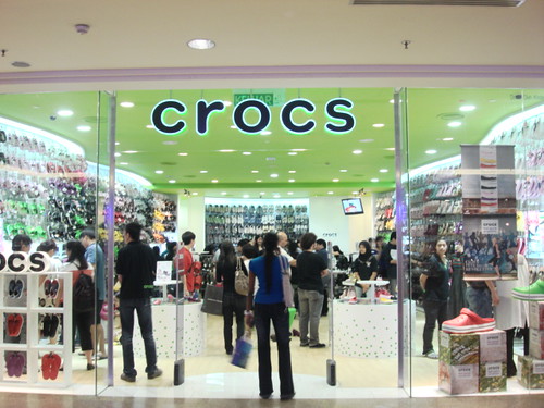 Crocs store - mid valley (5)