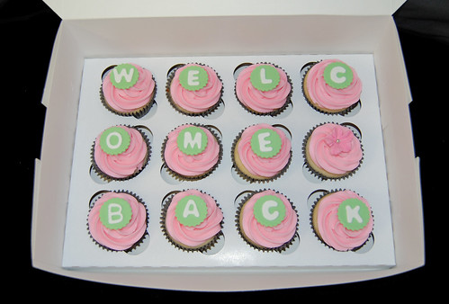 Welcome Back cupcakes pink and green