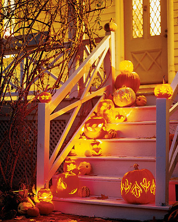 martha-stewart-stairway-pumpkin-lanterns