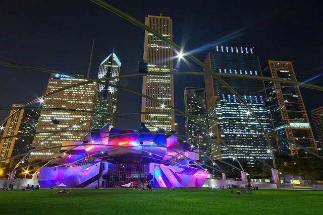 Pritzker Pavilion in Chicago night par Franck Vervial