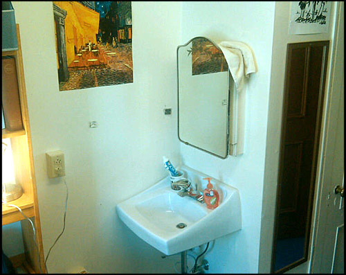 dorm-room-sink