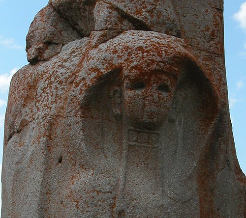 DSCN0874 Alacahöyük, sphinx de droite, détail