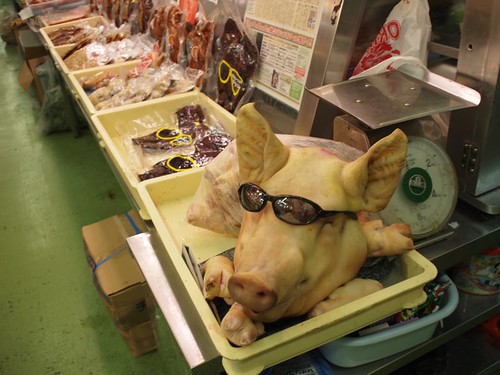 豚の頭＠市場