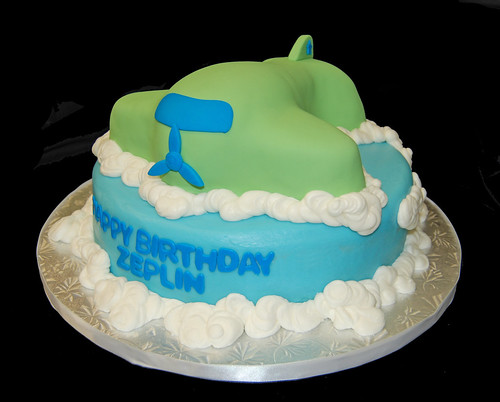 3D airplane birthday cake