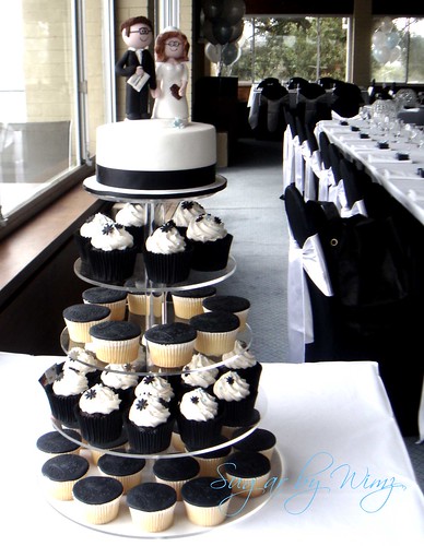 black and white cupcakes for weddings
