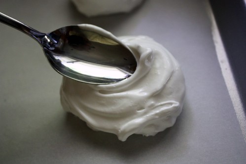Smoothing out pavlovas