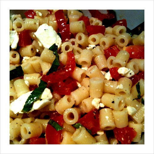 Pasta with tomatoes and feta