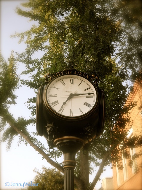 tree-framed clock