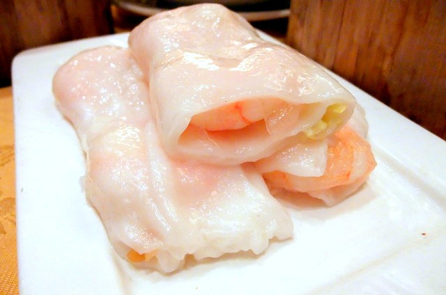 Steamed Rice Rolls with Jumbo Prawns: