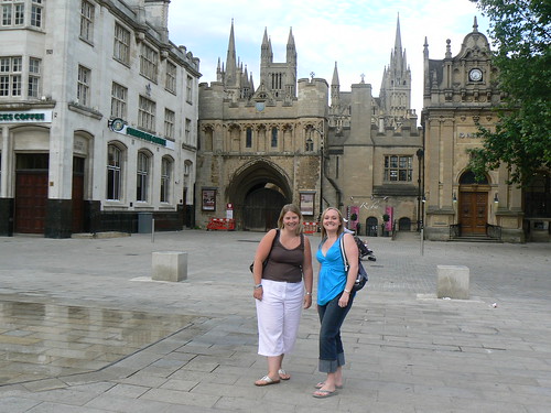natalie and lindsey in cathedral square