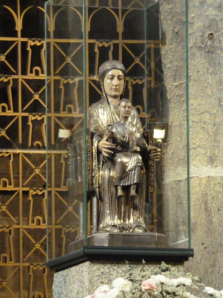 Notre Dame d'Orcival 4