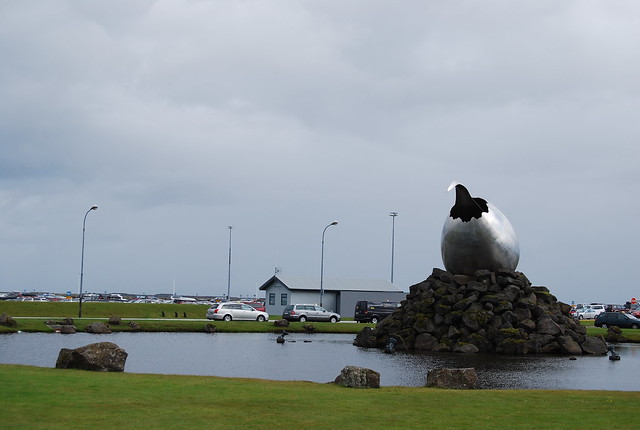 Estatua en el aeropuerto internacional de Keflavík