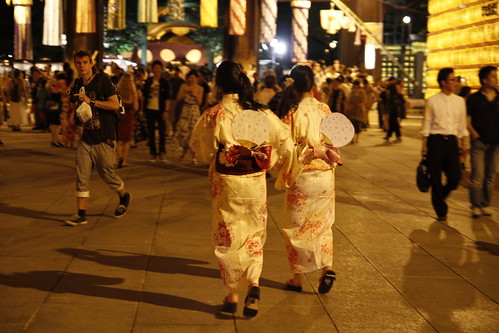 Women in Yukata hurrying away (Mitama Festival 2010)
