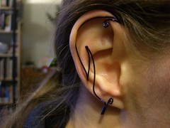 Wire earcuff