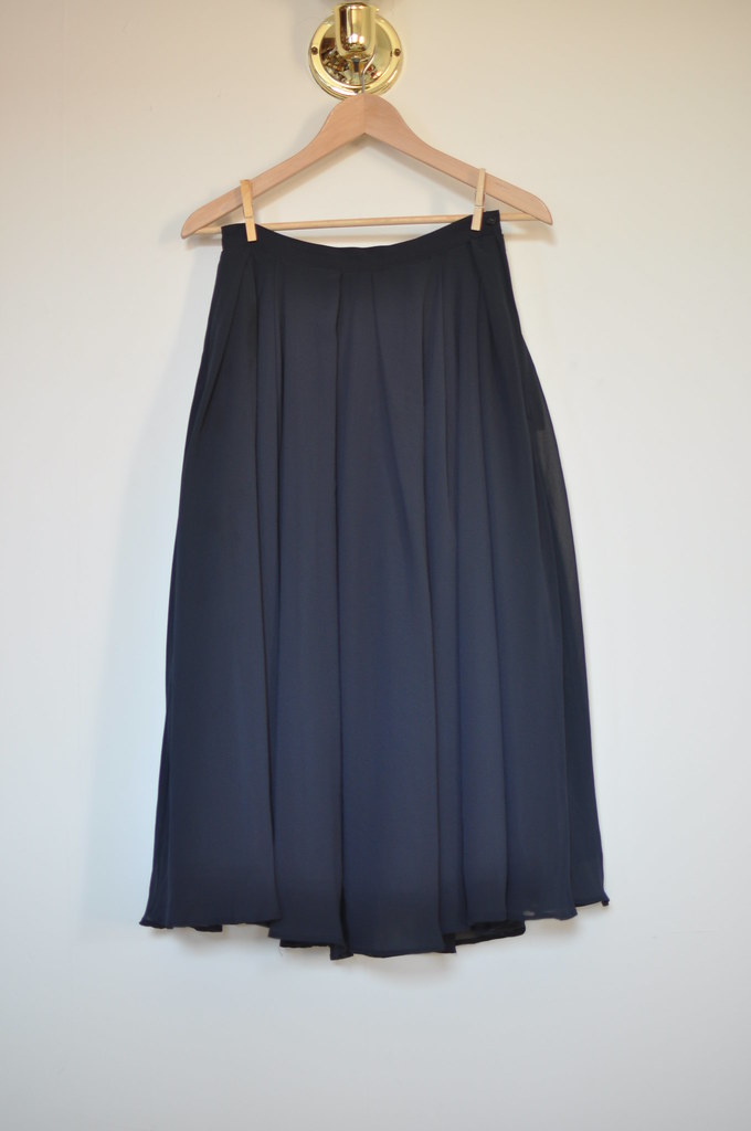 H&M chiffon long navy skirt