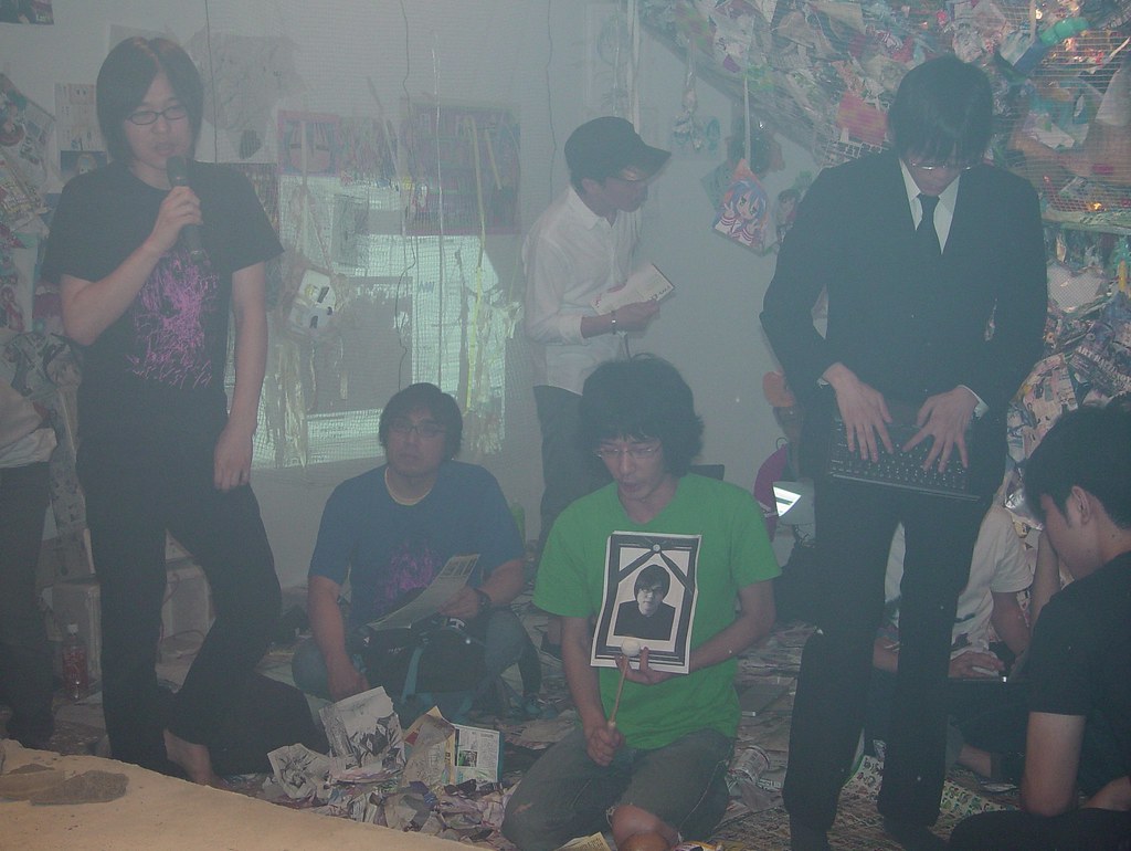 Yohei Kurose, @esehara and Tomonori Arakawa. "ART catch Chaos-la" 
