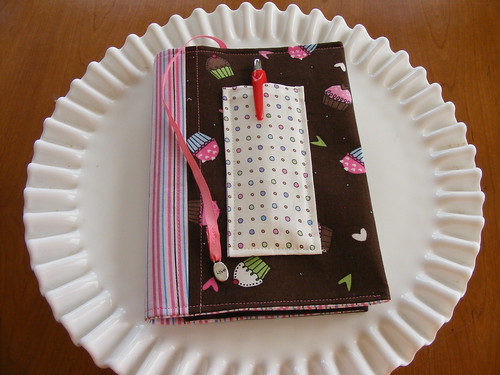 Cupcake notebook holder