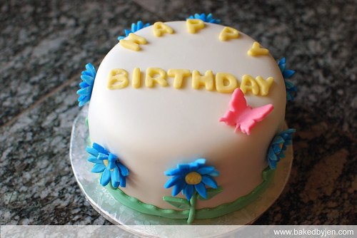 blue daisies b-day cake - top