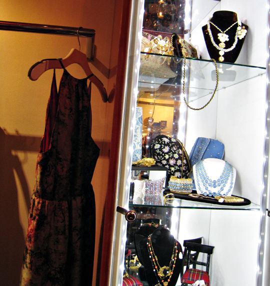 Annie Creamcheese shop in Vegas+vintage jewelry