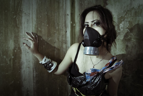 フリー写真素材 人物 女性 アジア女性 ガスマスク 画像素材なら 無料 フリー写真素材のフリーフォト