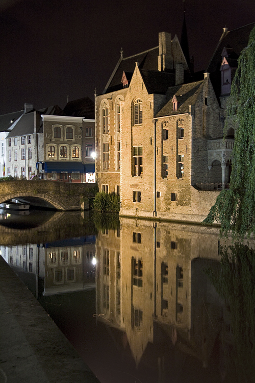 In Bruges, notturna