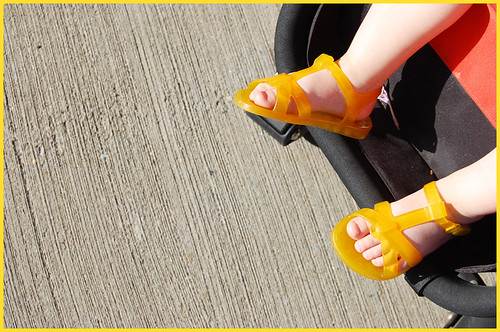 yellow shoesies
