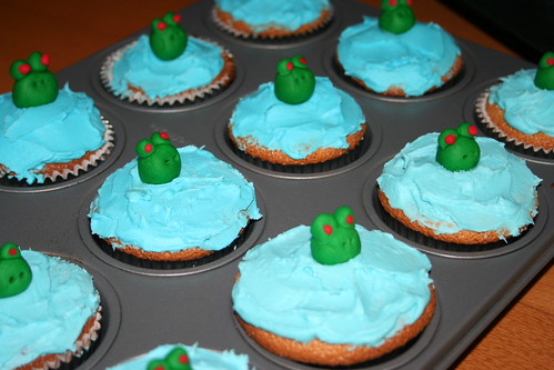 Frog cupcakes for Friday morning practice
