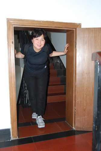 k110 - Chunlin in the Tāngkǒu Hotel Door