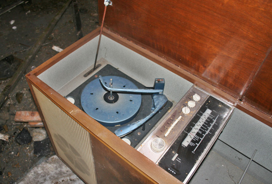 Semi intact record player