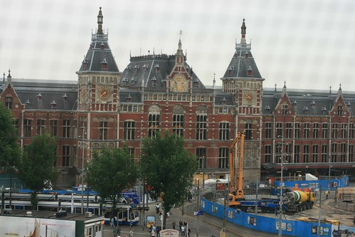 La vista desde nuestra habitación, Amsterdam Centraal